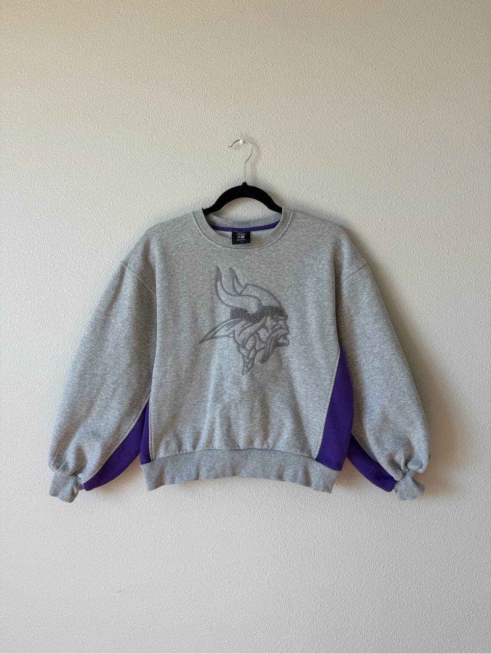 Minnesota Vikings New Era Cropped Crewneck Sweatshirt Gray Purple Women's S